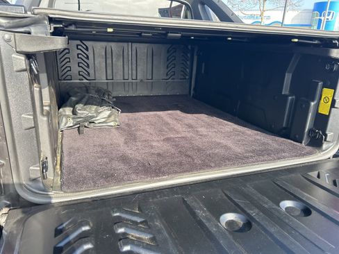 Used 2005 Chevrolet Avalanche Z71 w/ Sun And Sound Package image 24