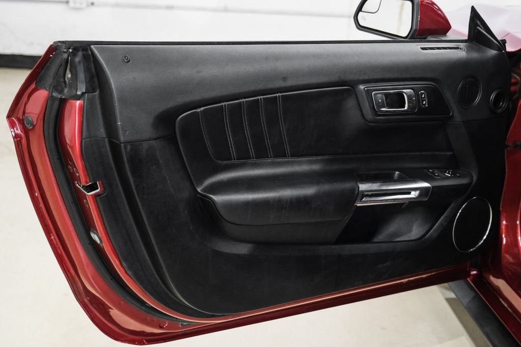 Used 2019 Ford Mustang Coupe RWD image 38