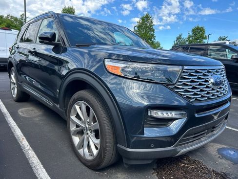 Used 2023 Ford Explorer Platinum w/ Technology Package AWD/4WD image 2