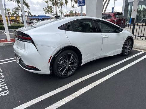 Used 2026 Toyota Prius Limited image 3