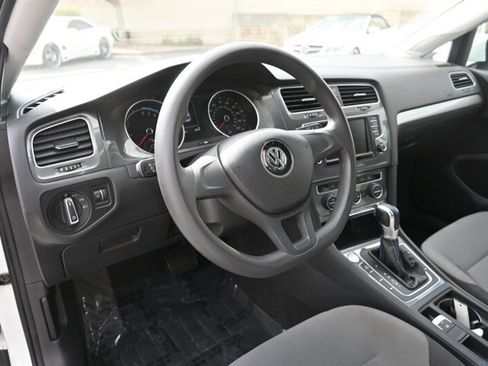 Used 2016 Volkswagen e-Golf SE w/ DC Fast Charging Package image 24