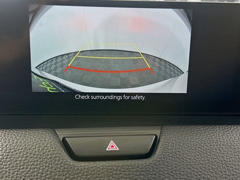 Used 2024 MAZDA CX-90 Plug-In Hybrid w/ Preferred AWD/4WD image 23