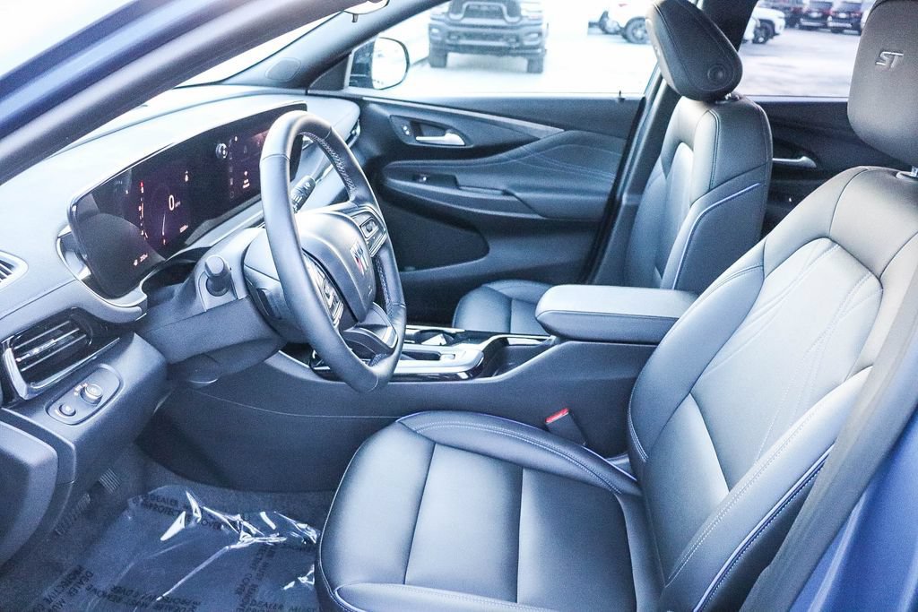 Used 2025 Buick Envista Sport Touring w/ Convenience I Package FWD image 20