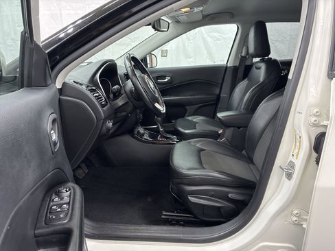 Used 2019 Jeep Compass Latitude AWD/4WD image 10