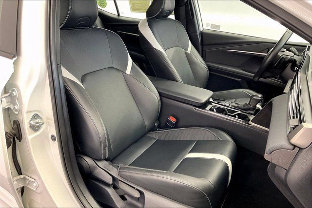 Used 2025 Toyota Camry SE FWD image 6