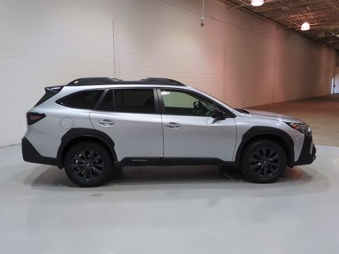 Certified 2024 Subaru Outback Onyx Edition AWD/4WD image 2