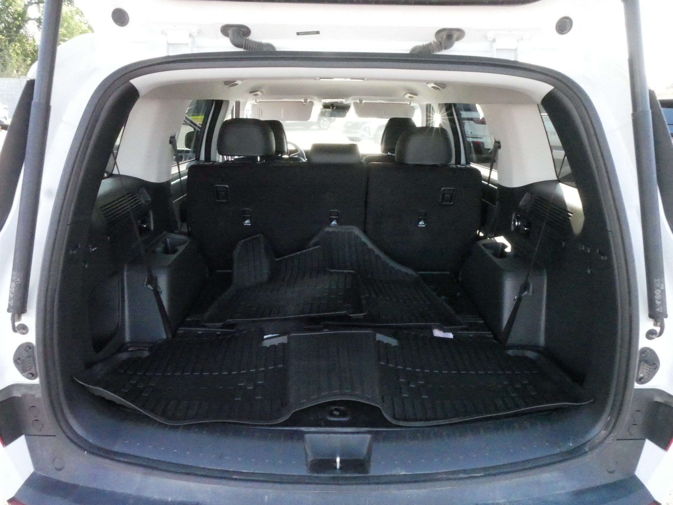 Used 2025 Hyundai Santa Fe SEL AWD/4WD image 18