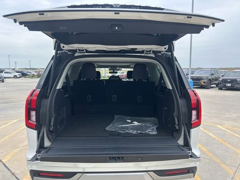 Used 2025 Ford Expedition Max Platinum w/ Platinum Ultimate Package image 16