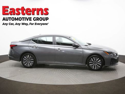 Used 2025 Nissan Altima 2.5 SV image 45