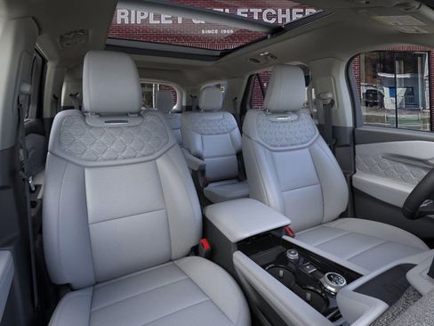 New 2025 Ford Explorer Platinum w/ Ultimate Package image 10