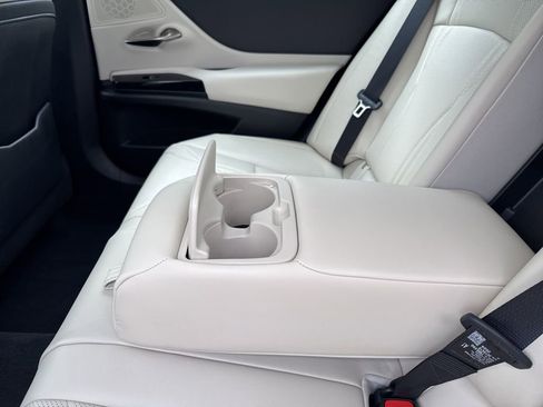 Certified 2024 Lexus ES 300h w/ Luxury Package image 18