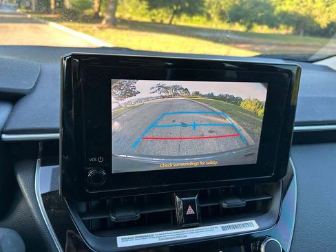 Used 2024 Toyota Corolla LE FWD image 24