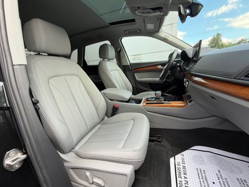 Used 2023 Audi Q5 2.0T Premium Plus w/ Premium Plus Package AWD/4WD image 19