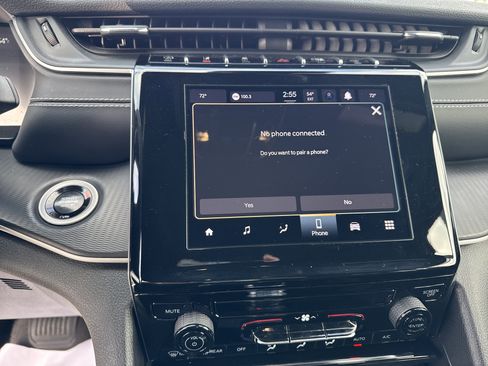 Certified 2024 Jeep Grand Cherokee Laredo w/ Trailer Tow Package image 19