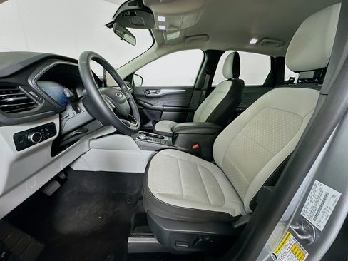 Used 2024 Ford Escape Active image 13