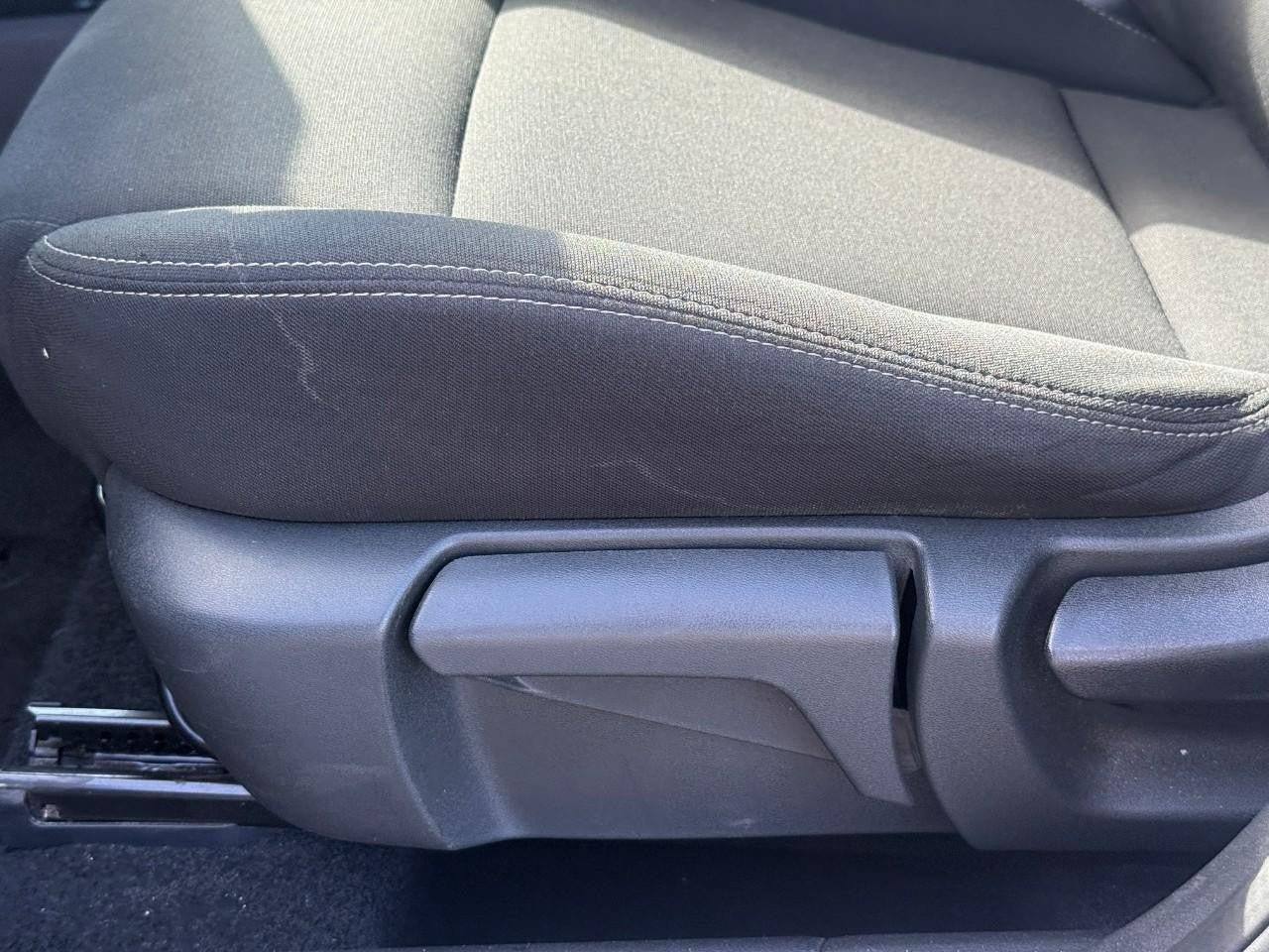 Used 2024 Nissan Rogue S AWD/4WD image 19