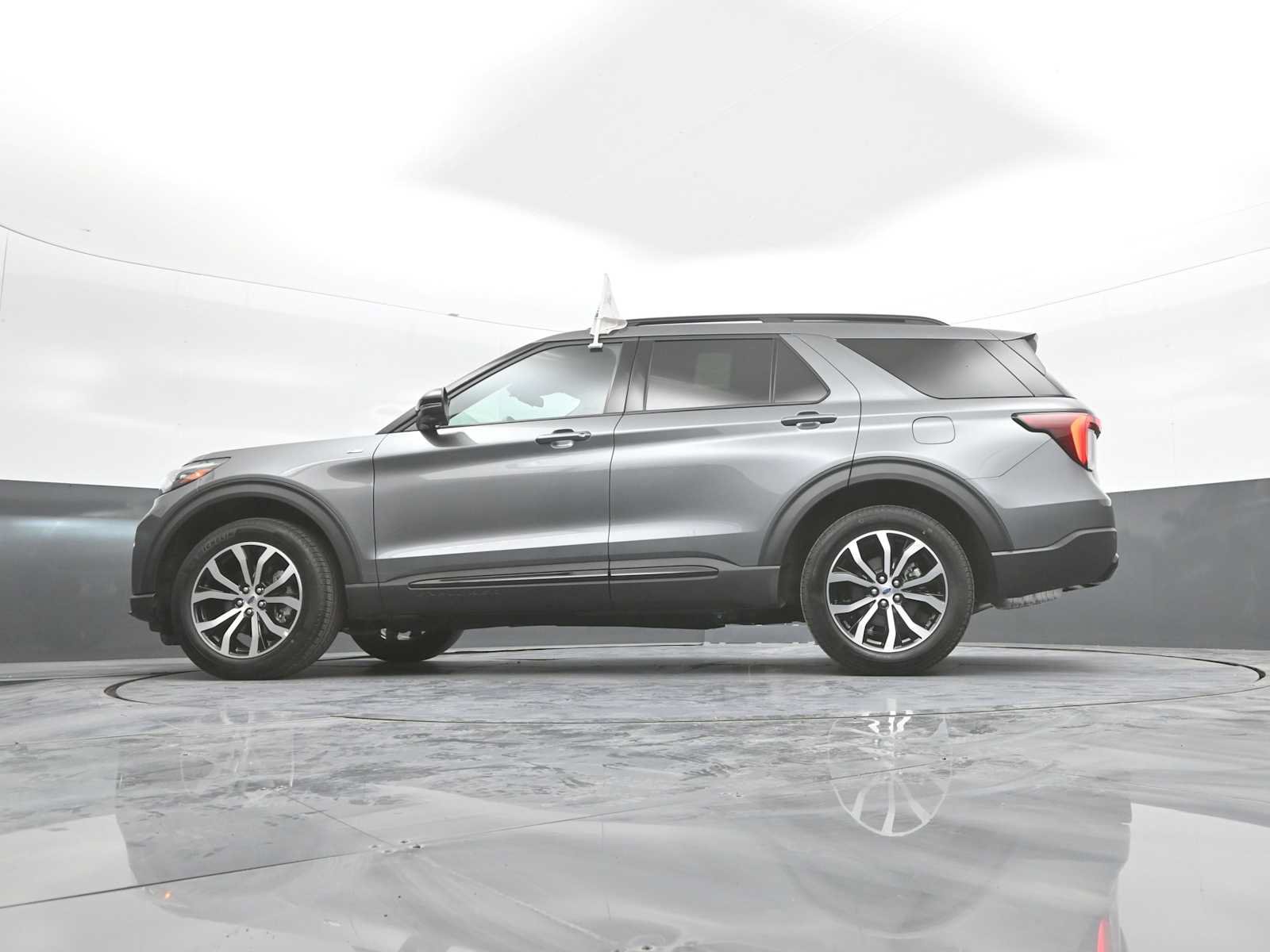 New 2025 Ford Explorer ST-Line AWD/4WD image 64