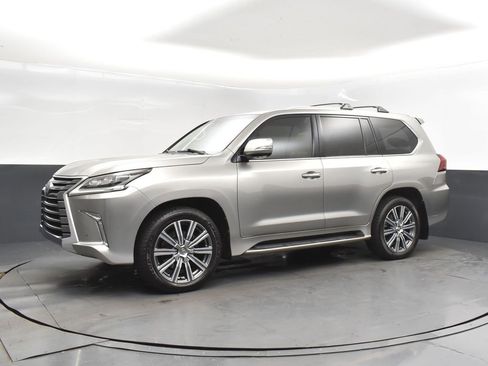 Used 2017 Lexus LX 570 4WD image 3