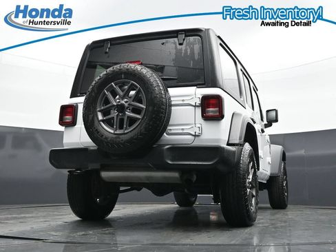 Used 2025 Jeep Wrangler Unlimited Sport AWD/4WD image 32