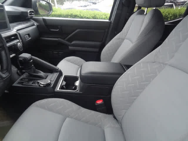 Used 2025 Toyota Tacoma SR5 AWD/4WD image 8