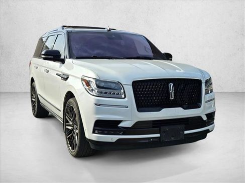 Used 2020 Lincoln Navigator Reserve w/ Luxury Package image 3