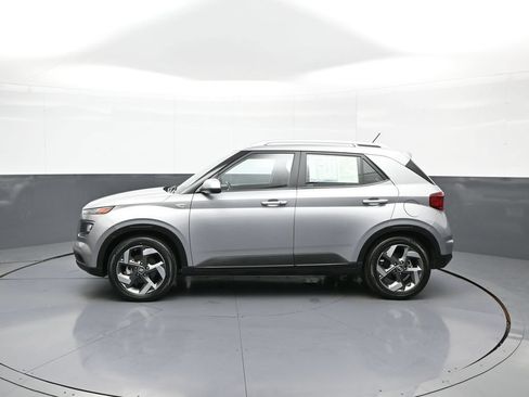 Certified 2024 Hyundai Venue SEL FWD image 9
