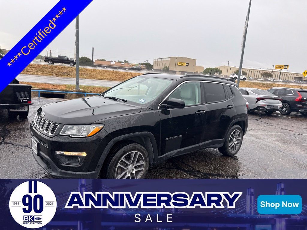 Used 2018 Jeep Compass Latitude FWD image 1