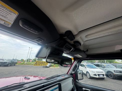 Used 2024 Jeep Wrangler Sport AWD/4WD image 21