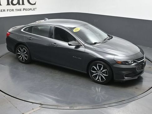 Used 2017 Chevrolet Malibu LT FWD image 37