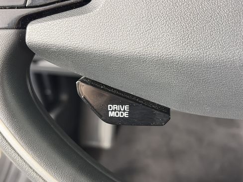 Used 2024 Kia Niro LX FWD image 27