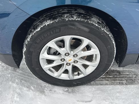 Used 2020 Chevrolet Equinox LT w/ Driver Convenience Package image 11