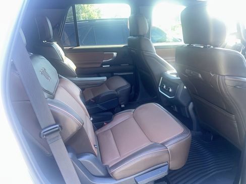 Used 2025 Ford Expedition King Ranch AWD/4WD image 6