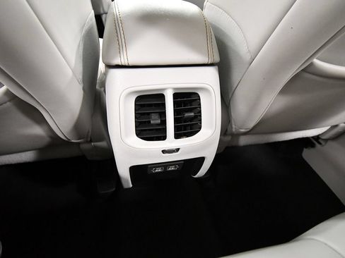 Used 2021 Jeep Cherokee Latitude Lux FWD image 16