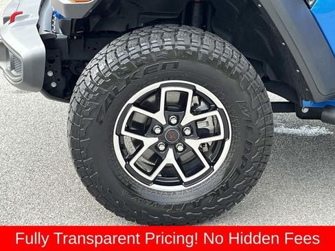 Used 2024 Jeep Gladiator Rubicon w/ Technology Group AWD/4WD image 11
