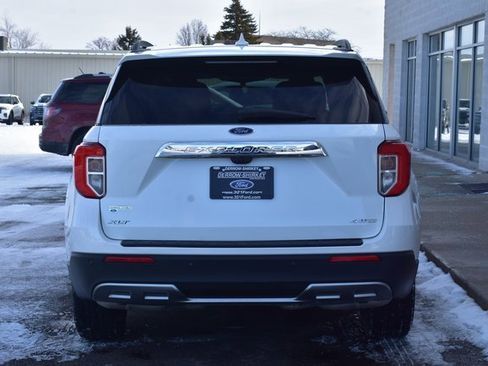 Used 2023 Ford Explorer XLT w/ Equipment Group 202A image 5