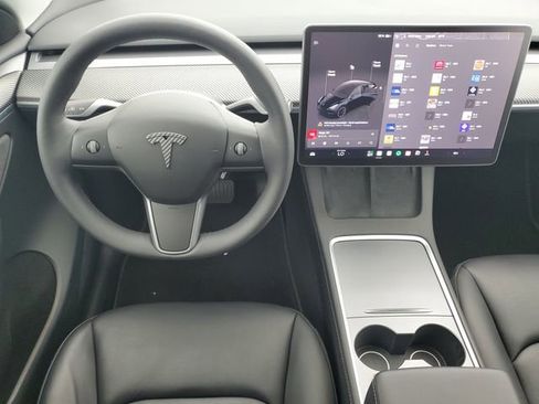 Used 2024 Tesla Model Y 2WD image 15