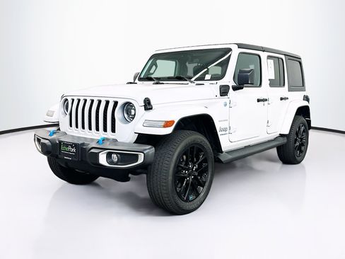 Used 2023 Jeep Wrangler Unlimited Sahara w/ Cold Weather Group AWD/4WD image 3