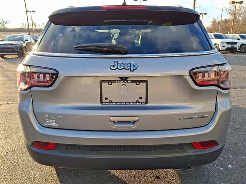 Certified 2022 Jeep Compass Limited w/ Sun and Sound Group image 5