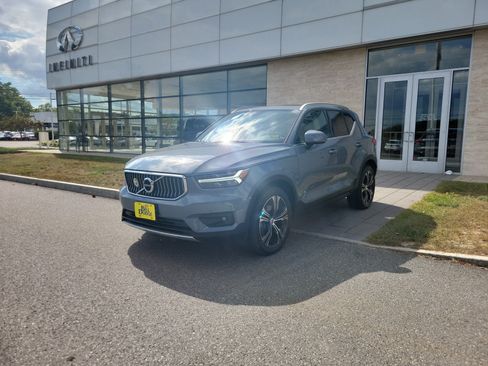 Used 2022 Volvo XC40 T5 Inscription w/ Climate Package AWD/4WD image 1
