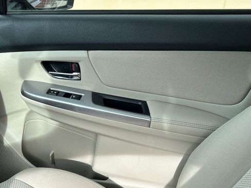 Used 2015 Subaru Crosstrek 2.0i Premium image 23