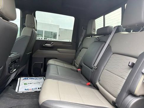 Used 2024 Chevrolet Silverado 2500 ZR2 w/ Technology Package AWD/4WD image 40