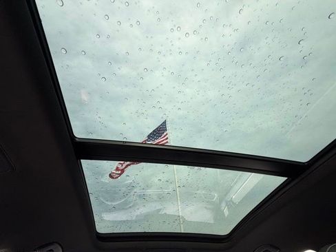 Used 2024 Volkswagen Tiguan SEL R-Line image 19