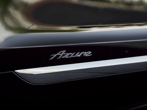 Used 2023 Bentley Bentayga Extended Wheelbase image 9