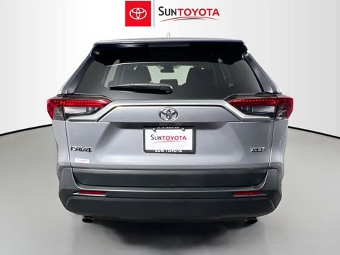 Used 2025 Toyota RAV4 XLE w/ Convenience Package FWD image 5