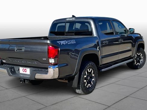 Used 2018 Toyota Tacoma TRD Off-Road image 13
