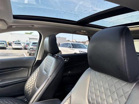 Used 2023 Ford Edge Titanium w/ Cold Weather Package AWD/4WD image 11
