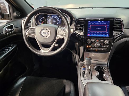 Used 2020 Jeep Grand Cherokee Altitude RWD image 9