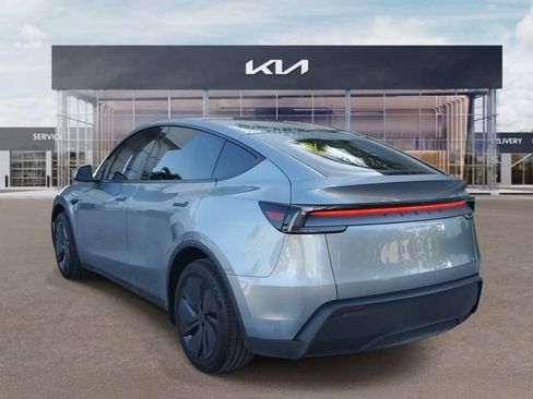 Used 2026 Tesla Model Y 2WD image 4