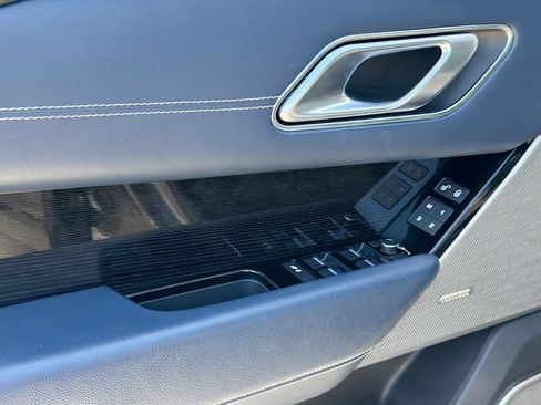 Used 2019 Land Rover Range Rover Velar R-Dynamic SE image 17