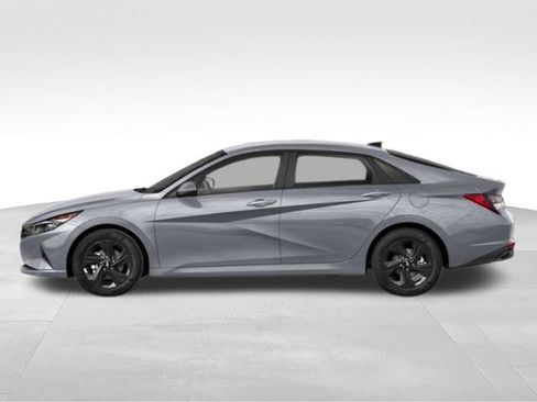 Used 2023 Hyundai Elantra SEL FWD image 6